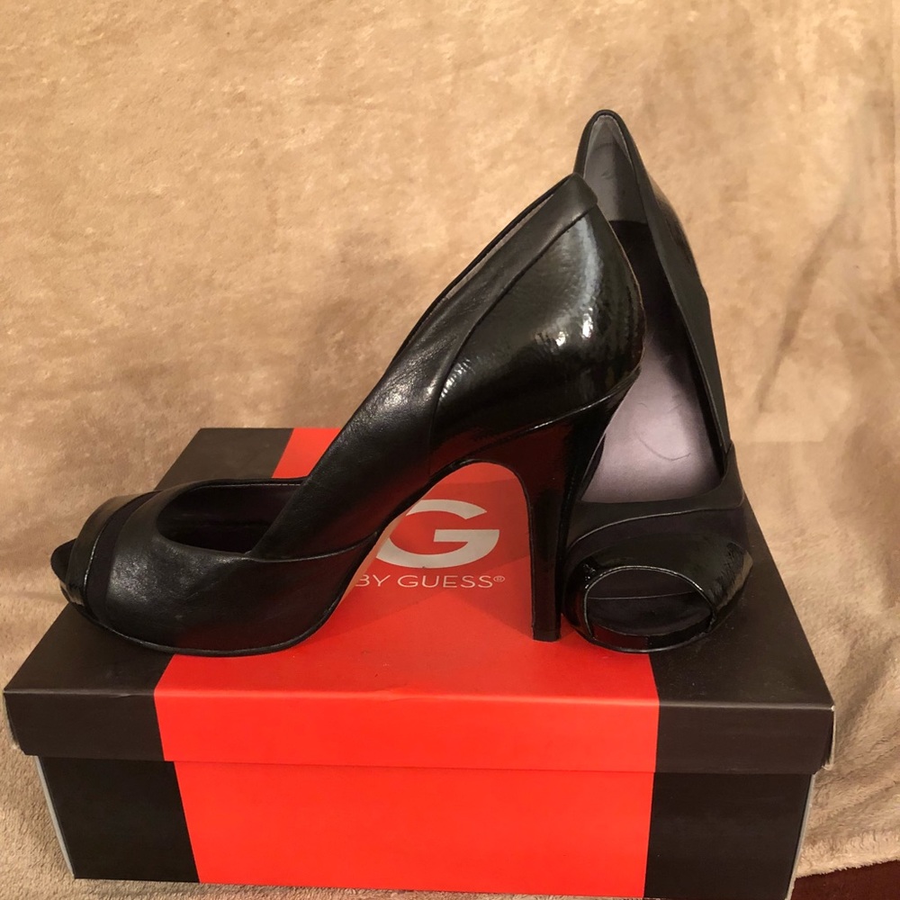 Nine West Peep-toe pumps